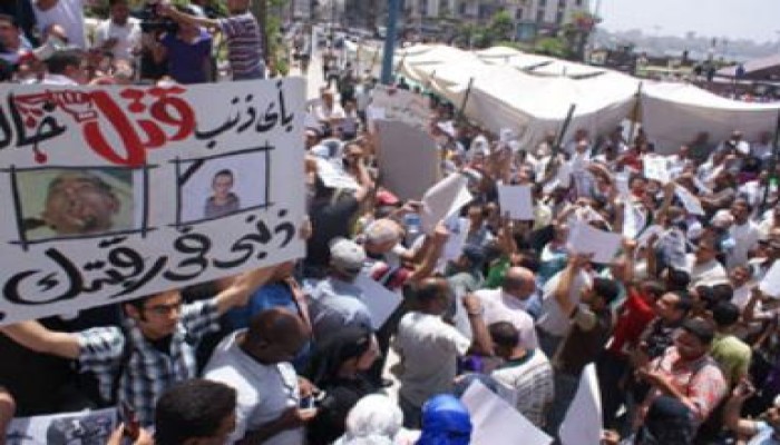 مظاهرة بالإسكندرية للمطالبة بالقصاص من قتلة شهيد الطوارئ (مصور)