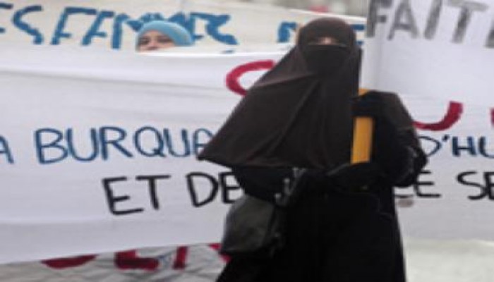 البرلمان الفرنسي يناقش مشروع قانون لحظر النقاب