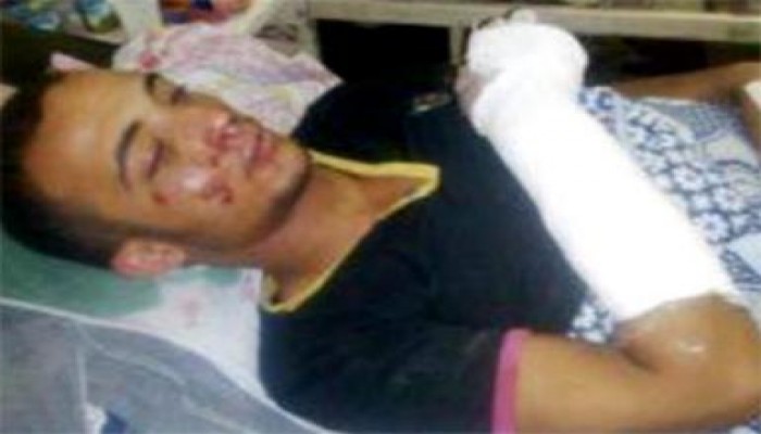 وقفة احتجاجية بالمنصورة تضامنا مع شاب دكرنس الذي ألقاه رجال شرطة من شرفة الدور الثالث