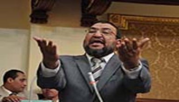 الشاعر : لو عرضت جلسات البرلمان على التلفزيون لاندلعت ثورة في مصر