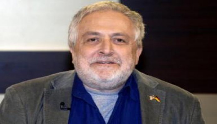 كاتب ألماني يهودي يشهر إسلامه بعد حرب طويلة ضد الإسلام