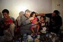 هنية يفطر فى بيوت اللاجئين بغزة