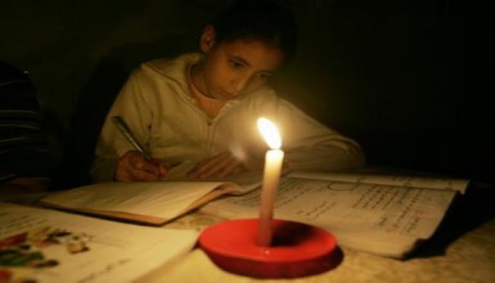 إسرائيل مضاءة  بالغاز المصري وحكومة الوطني تقطع الكهرباء عن الأحياء الفقيرة