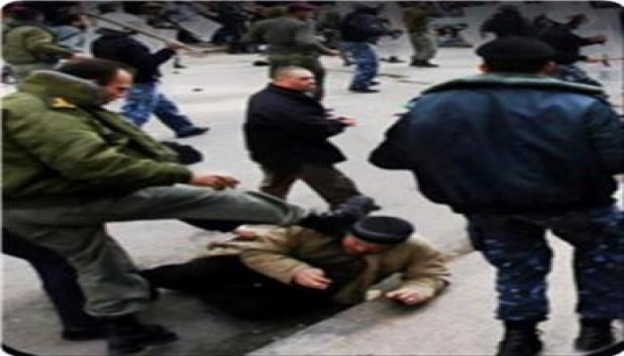 مرتزقة أبو مازن يقتحمون مساجد الضفة ويعتدون على الخطباء والمصلين !