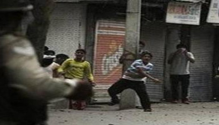 كشمير تشتعل.. الشرطة الهندية تقتل طفلاً بدم بارد!!
