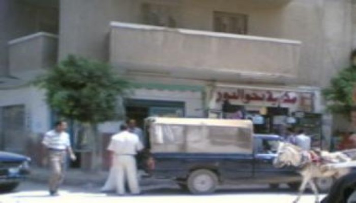 الأمن فى البحيرة يقتحم مكتبة ويدوس المصاحف ويختطف الزبائن
