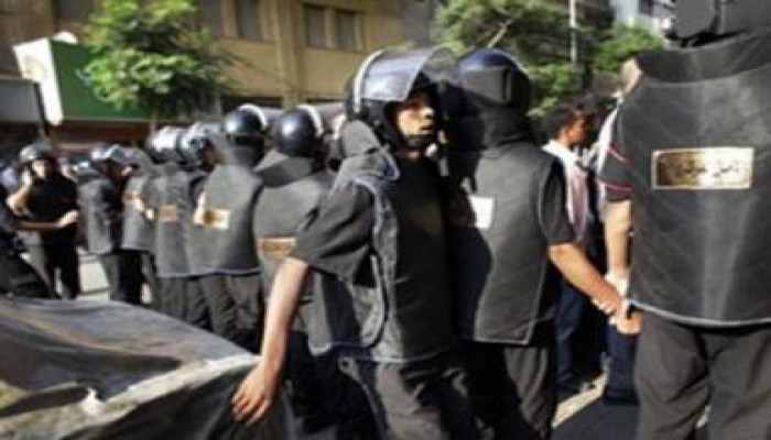 بعد اقتحام مكتبته وإنتهاك الكتب والمصاحف ،  اعتقال مسئول الإخوان بالبحيرة