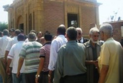 ا.عاكف ود.عزت يتقدمان مشيعي جنازة زوجة الشهيد يوسف طلعت