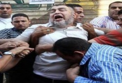 صورةالأسبوع :أ / محمد عبد القدوس يتعرض للإعتداء فى مصرالمتحضرة تحت حكم حزب الفساد والتزوير