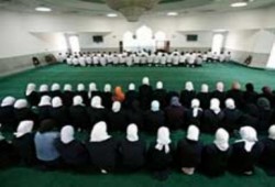 «الاندبندنت»: مدرسة كاثوليكية ببريطانيا تتحول لمدرسة إسلامية