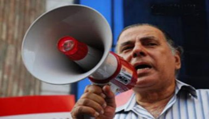 اعتقال أبو العز الحريري ( بعد مشاركته فى تظاهرة لا للتوريث ) بسبب كتب خارجية !!