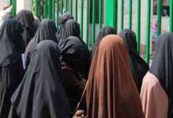 جريمة ضد الحريات : جامعتا عين شمس والفيوم تمنعان المنتقبات من التدريس
