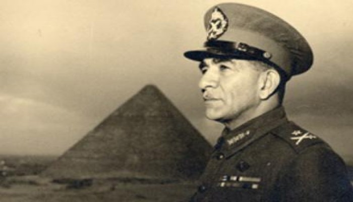 الابن الأصغر للواء«محمد نجيب» رئيس مصر الأول يعمل سائق تاكسي !!