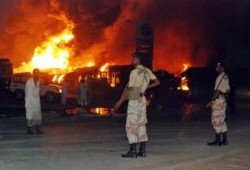 في أكبر عملية من نوعها: احراق 27 شاحنة امداد لقوات حلف الاطلسي في باكستان