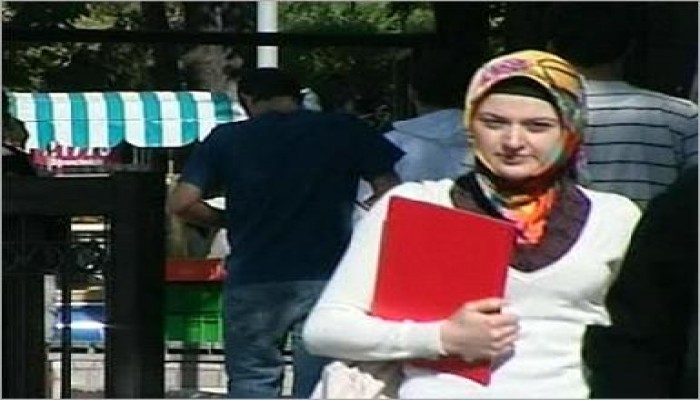 طالبة تركية تعيد للحجاب اعتباره
