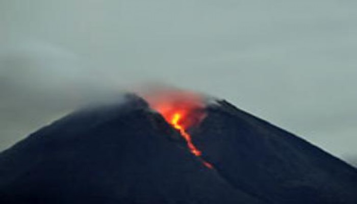 ارتفاع قتلى الماء والنار بإندونيسيا