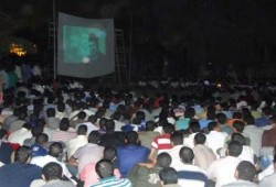 طلاب الإخوان بالأزهر ينظمون عرضا سينيمائيا بالمدينة الجامعية بعنوان «إصلاحيون» (مصور)