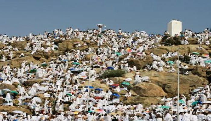 ملايين الحجاج يقفون اليوم على صعيد عرفات لتأدية الركن الأعظم للحج