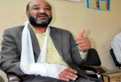 قوة من الشرطة تقتحم مقر صبحي صالح وتستولى على ملصقات إنتخابية وتكسر ذراع النائب محمودعطيه