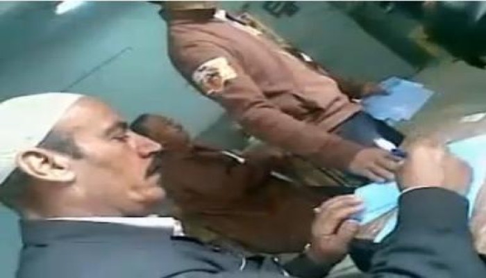 تزوير فاضح لصالح مرشحي الوطني بدائرة بلبيس محافظة الشرقية (فيديو)