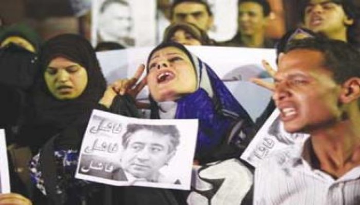 (القدس العربي): عشرات المظاهرات العفوية تجتاح قرى مصر تنديدا بالتزوير