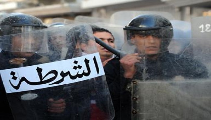 ماذا يحدث فى تونس ؟  إحتجاجات على الظلم والفقر تقاوم بعنف وتتهم الجزيرة ويصمت العالم الحر