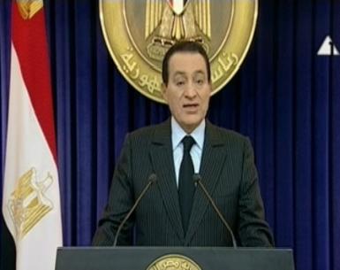 احتجاجات بتشييع ضحايا الإسكندرية والمشيعون يرفضون عزاء مبارك