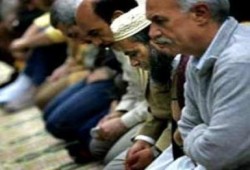 5000 شخص يعتنقون الاسلام كل عام في بريطانيا