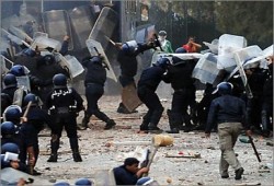 المصادمات تنتقل إلى الجزائر بسبب الغلاء وأسر تهدد بالإنتحار الجماعي