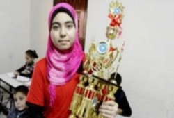 طالبة غزاوية تحل 139مسألة حسابية في 8 دقائق