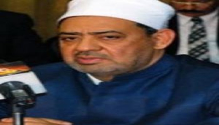 تساؤلات حول الاعتداء على شيخ الأزهر بالكنيسة .. حازم سعيد