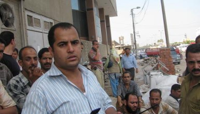 متظاهرون بالمحله يحاصرون الضابط هيثم الشامي ويطاردون المزور محمود الشامي ويهتفون للحسيني