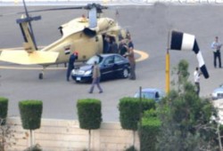 فيديو يعرض لحظة مغادرة مبارك للقصر الرئاسي قبل دقائق من تنحيه