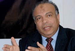 د / الكتاتني يجمع توقيعات الحزب ورئيسه وهياكله ستكون بالإنتخاب