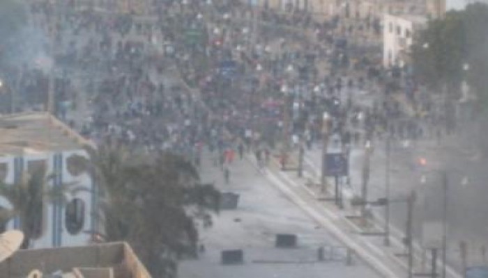 مصدر أمنى: العادلى أمر مدير أمن السويس بإطلاق الرصاص بكثافة على المتظاهرين