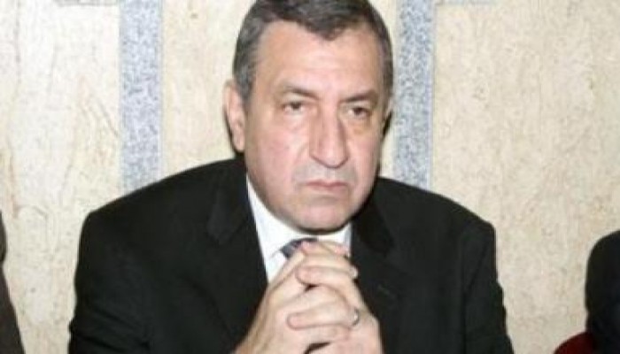من هو : عصام شرف رئيس الوزراء الجديد ؟؟