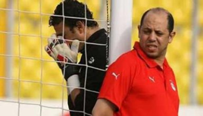 شهادات مروعة : مدرب حراس المرمى بالمنتخب إمبراطور تعذيب ، كنا نسجد لمبارك (متلفز)