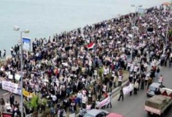 حبس ضباط الاسكندرية الثلاثة 15 يوم ، (آلة القتل )السفاح وائل الكومي متهم بقتل 37 شهيد