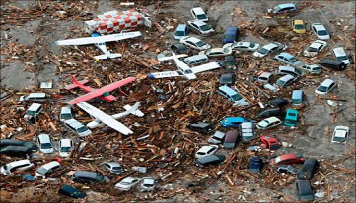 ملف مصور للزلزال الأضخم فى اليابان منذ 140عام والبحث مازال جارياًعن قطار إختفى بركابه