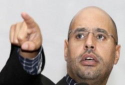 مجنون ليبيا يريد استعادة تمويل حملة ساركوزي الانتخابية و يطالب الثوار بالرحيل لمصر