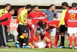 إغماء أربعة لاعبين يثير الرعب في الأهلي