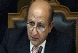 عادل عبد السلام جمعه (الأمني بشهادة الوثائق ) يتنحى عن نظر قضية عز ورشيد !!