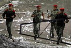 رويترز: وفاة شخصين أصيبا بالرصاص أثناء فض اعتصام التحرير وشاهد عيان ثلاثة قتلوا