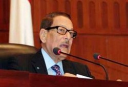 الشريف تلعثم عند الرد علي الكثير من الأسئلة التي وجهت إليه أثناء التحقيق معه أمس