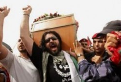 قاتل المتضامن الإيطالي يطلق النار بإتجاه والده : حاول إقناعه بتسليم نفسه