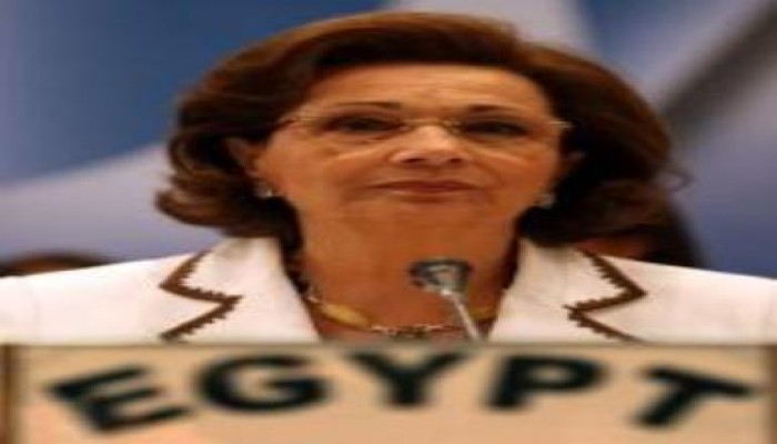 سوزان مبارك تحت تصرف الشرطة