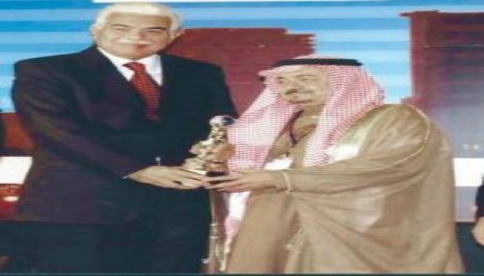 أحمد نظيف : من موظف يملك آلافاً إلى ملياردير يملك : فلل وعشرات الشقق و مليارات  !