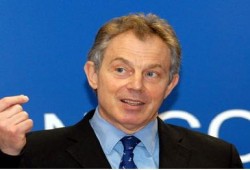 بلير يقرأ القرآن يومياً