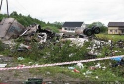 عشرات القتلى بعد هبوط طائره روسيه فى عرض الشارع (متلفز)