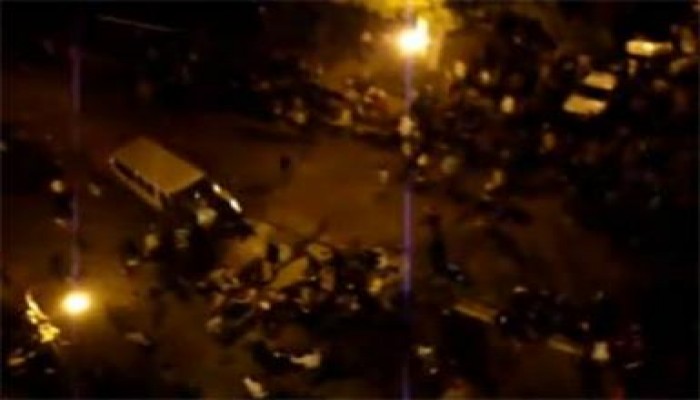 أهالي آخر شهداء الثورة ينظمون وقفة احتجاجية أمام الداخلية